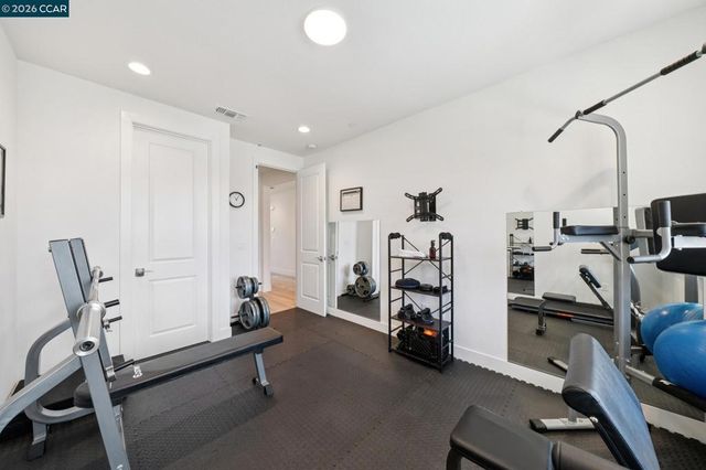 1035 Heckmann Ln, Concord, CA 94518