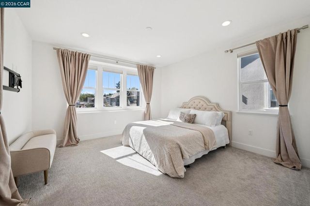 1035 Heckmann Ln, Concord, CA 94518