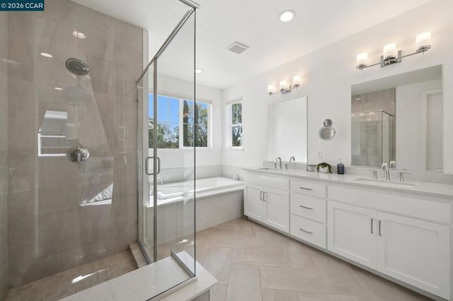 1035 Heckmann Ln, Concord, CA 94518