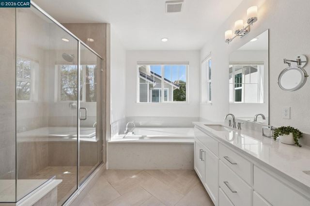 1035 Heckmann Ln, Concord, CA 94518