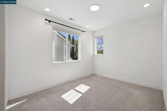 1035 Heckmann Ln, Concord, CA 94518