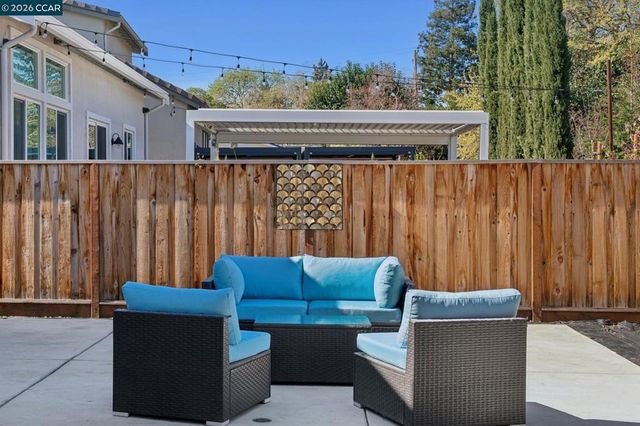 1035 Heckmann Ln, Concord, CA 94518