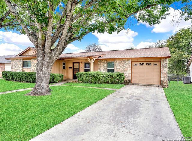 1004 Gettysburg, Schertz, TX 78154