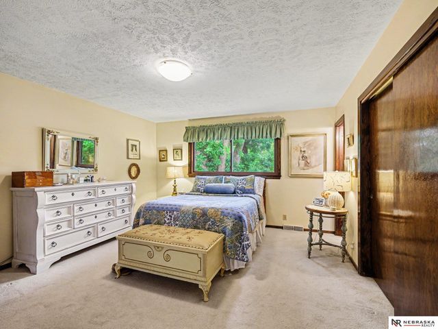 3202 Redwing Drive, Bellevue, NE 68123