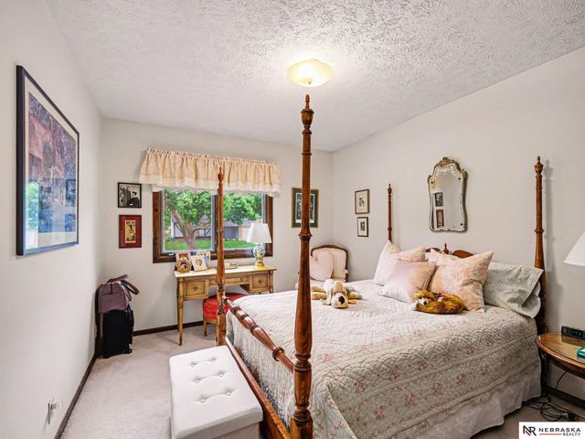 3202 Redwing Drive, Bellevue, NE 68123