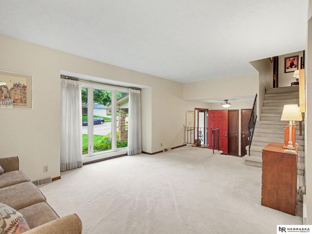 3202 Redwing Drive, Bellevue, NE 68123