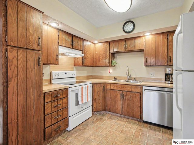 3202 Redwing Drive, Bellevue, NE 68123