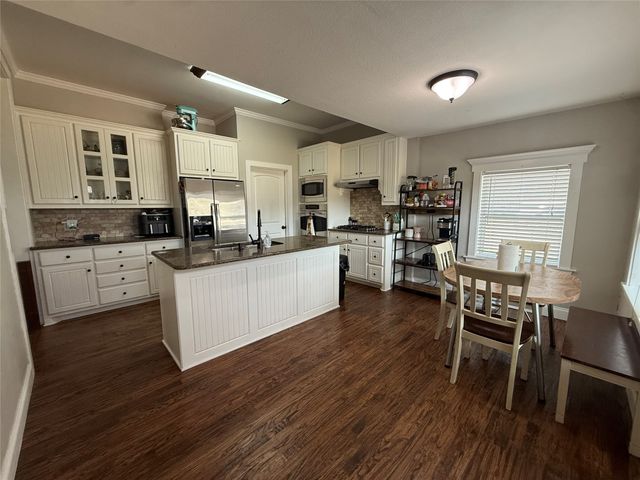 1009 W 7th Street, Justin, TX 76247