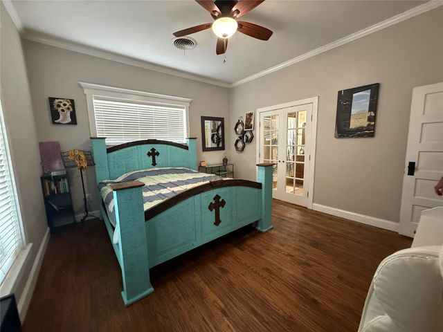 1009 W 7th Street, Justin, TX 76247