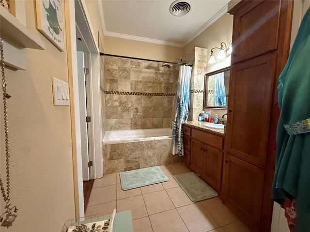 1009 W 7th Street, Justin, TX 76247