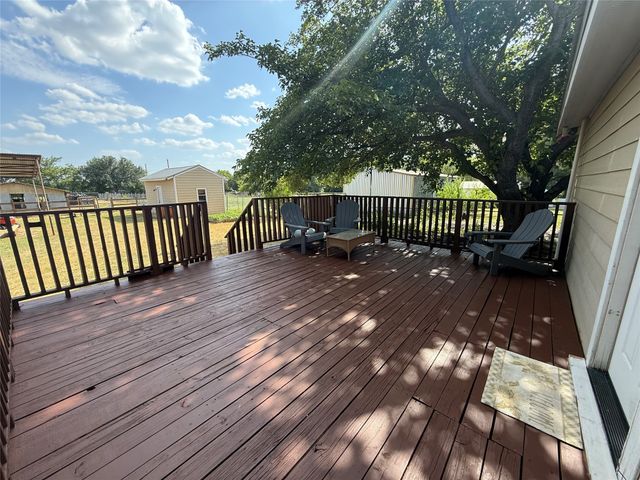 1009 W 7th Street, Justin, TX 76247