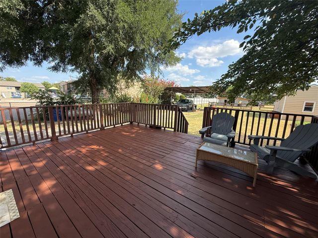 1009 W 7th Street, Justin, TX 76247