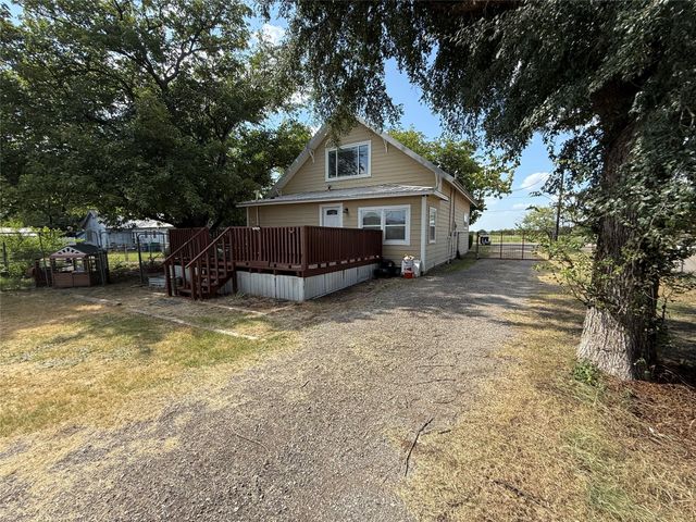 1009 W 7th Street, Justin, TX 76247