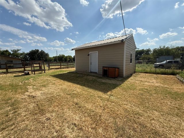 1009 W 7th Street, Justin, TX 76247