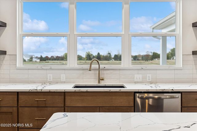 114 Kinloch Drive, Perrysburg, OH 43551