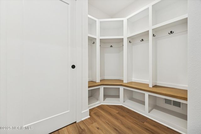 114 Kinloch Drive, Perrysburg, OH 43551