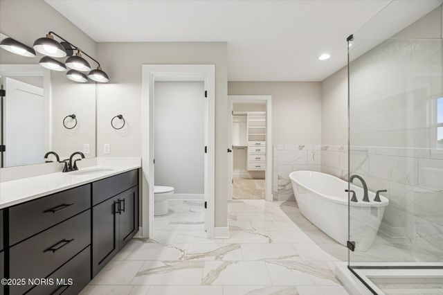 114 Kinloch Drive, Perrysburg, OH 43551