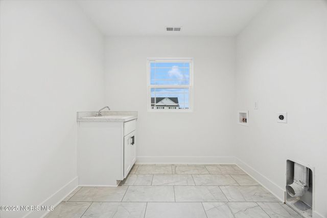 114 Kinloch Drive, Perrysburg, OH 43551