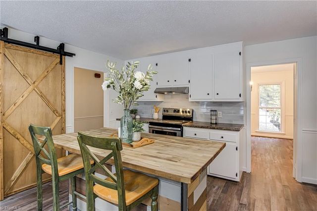 5090 Cobblestone Road, Winston-salem, NC 27106