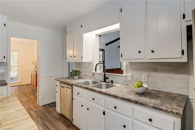 5090 Cobblestone Road, Winston-salem, NC 27106