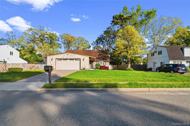 5 Imperial Drive, Selden, NY 11784