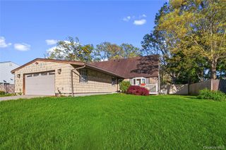 5 Imperial Drive, Selden, NY 11784
