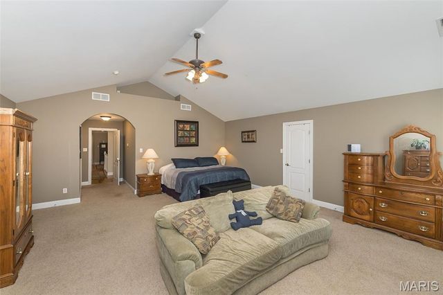 431 Ridge Meadow Lane, Washington, MO 63090