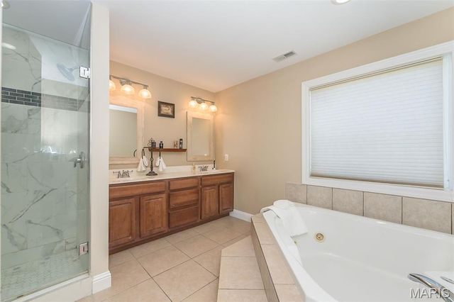 431 Ridge Meadow Lane, Washington, MO 63090