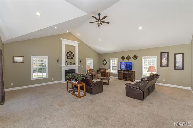 431 Ridge Meadow Lane, Washington, MO 63090