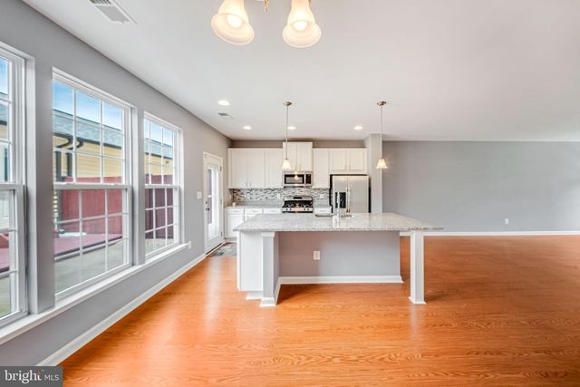 9326 ALVYN LAKE CIR, Bristow, VA 20136