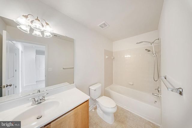 9326 ALVYN LAKE CIR, Bristow, VA 20136
