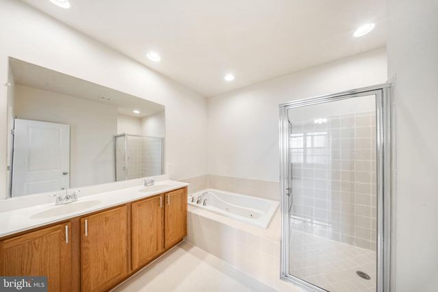 9326 ALVYN LAKE CIR, Bristow, VA 20136