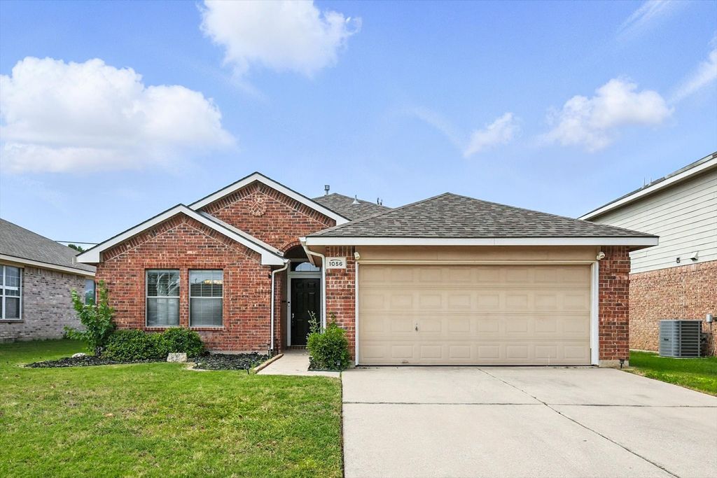 1056 Breeders Cup Drive, Fort Worth, TX 76179