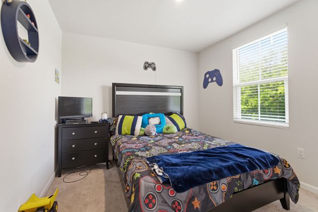 5742 Stardive Way, Christiana, TN 37037