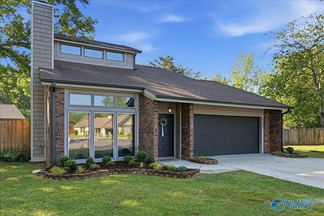 1902 Helmsdale Circle, Huntsville, AL 35803