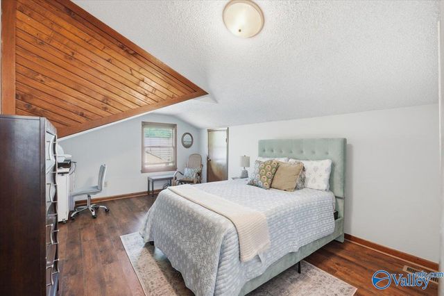 1902 Helmsdale Circle, Huntsville, AL 35803