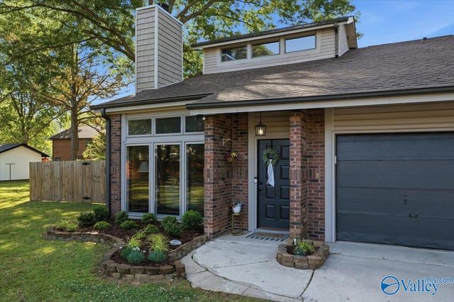 1902 Helmsdale Circle, Huntsville, AL 35803