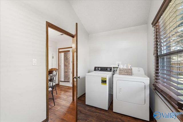 1902 Helmsdale Circle, Huntsville, AL 35803