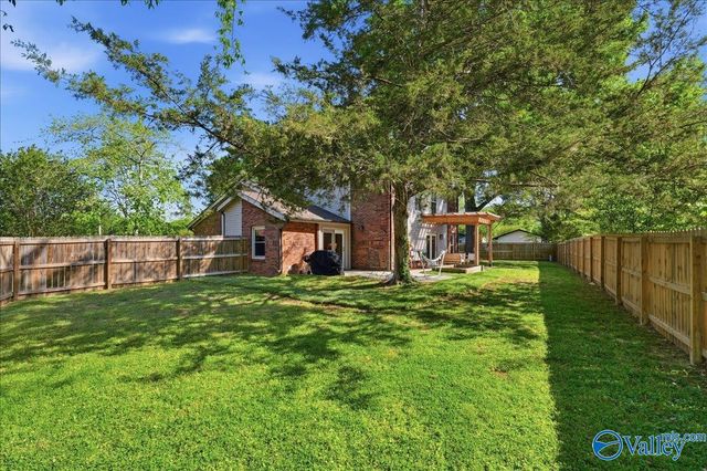 1902 Helmsdale Circle, Huntsville, AL 35803