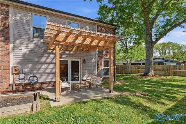 1902 Helmsdale Circle, Huntsville, AL 35803