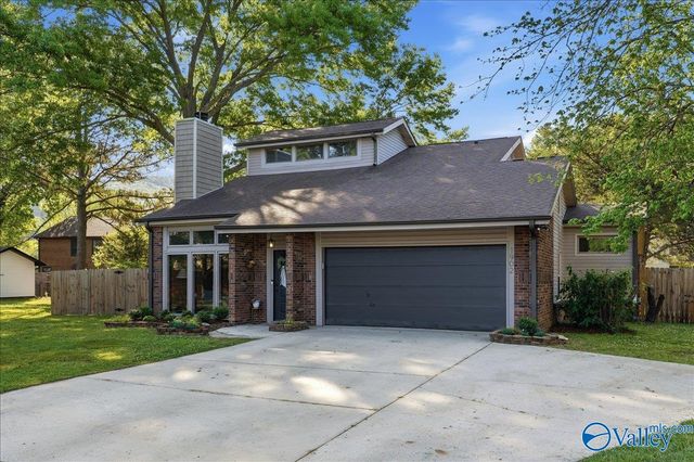 1902 Helmsdale Circle, Huntsville, AL 35803