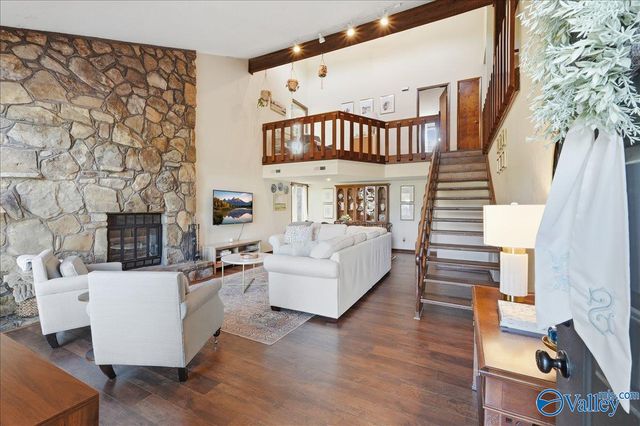 1902 Helmsdale Circle, Huntsville, AL 35803