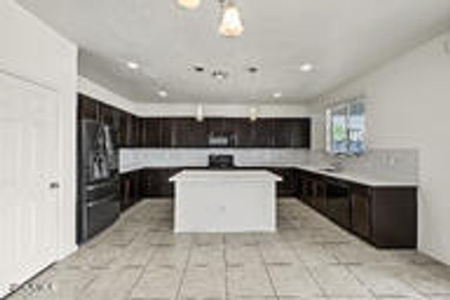 15854 W MAUNA LOA Lane, Surprise, AZ 85379