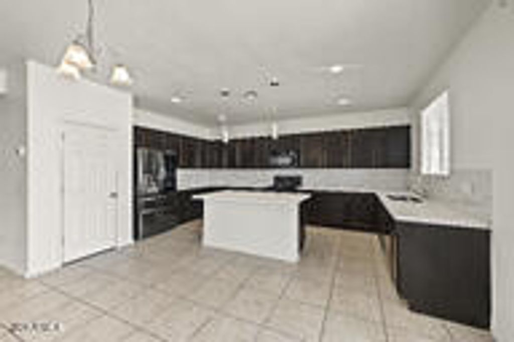 15854 W MAUNA LOA Lane, Surprise, AZ 85379 — photo 5