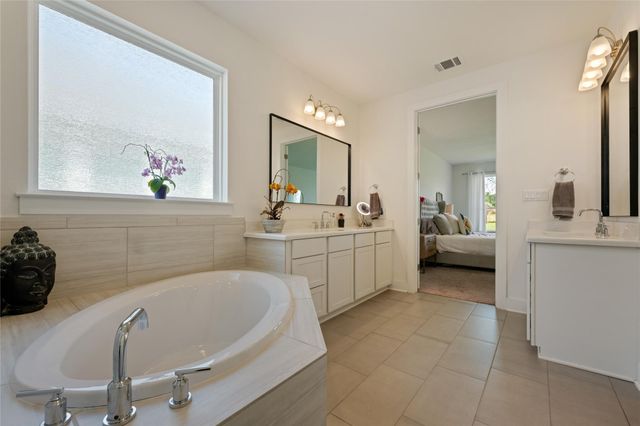 1397 Pink Granite BLVD, Dripping Springs, TX 78620