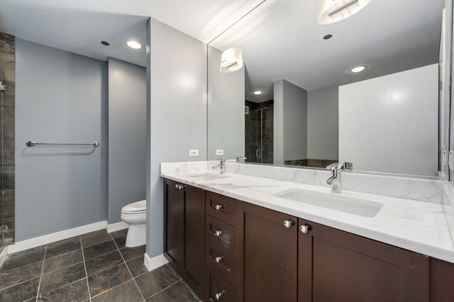 737 W Washington Boulevard 3608, Chicago, IL 60661