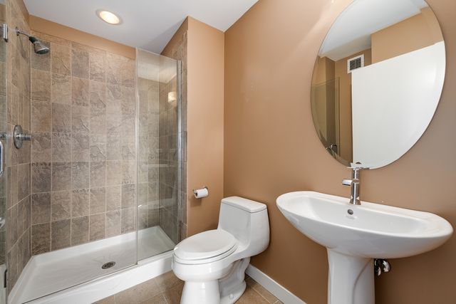 737 W Washington Boulevard 3608, Chicago, IL 60661
