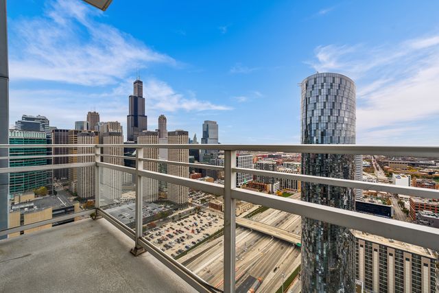 737 W Washington Boulevard 3608, Chicago, IL 60661