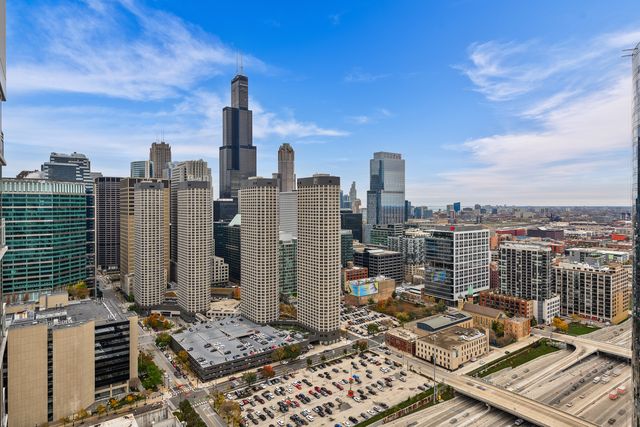737 W Washington Boulevard 3608, Chicago, IL 60661