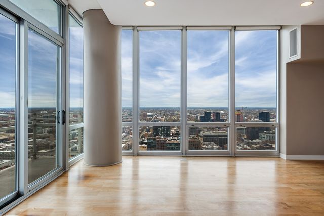 737 W Washington Boulevard 3608, Chicago, IL 60661